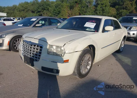 2008 Chrysler 300 Touring z USA, uszkodzony, nr VIN 2C3KA53G08H187795